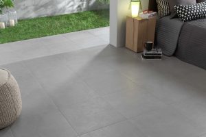 Fliesen in mittelgroßen Formaten