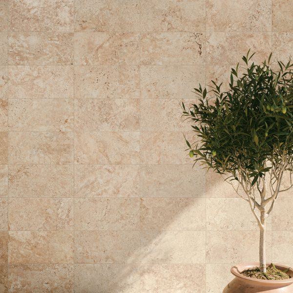 Feinsteinzeug in Travertin Optik