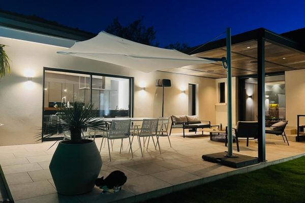 Terrasse mit Pool – Lyon Terrasse mit Pool – Lyon