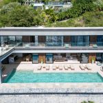 Luxusvilla und Pool mit Bali-Steinfliesen Zephyr von Novoceram