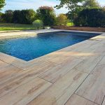 Swimmingpool mit Holzeffekt - Chatel Granulats