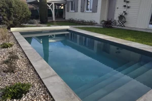 Pool mit „Château“-Kollektion – Bazzoli Paysagiste