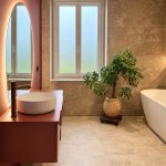 Modernes Badezimmer mit Solithe - Colombine Viallet Architecte