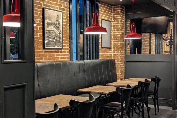 Renovierung des Restaurants „3 Brasseurs“ in Labège